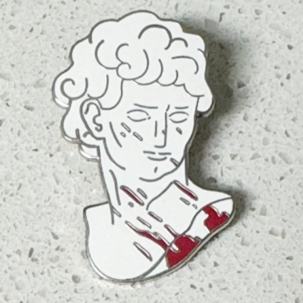 Shakespeare Julius Caesar bloody et tu, Brute? white silver enamel pin